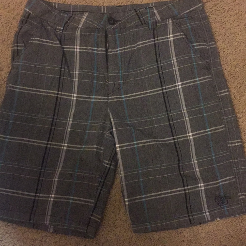 Men’s plaid shorts